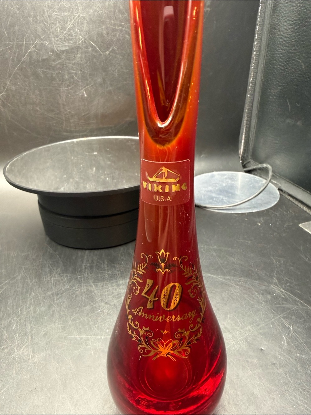 Viking 40th Anniversary Ruby Red Art Glass Bud Vase - Picture 4 of 7